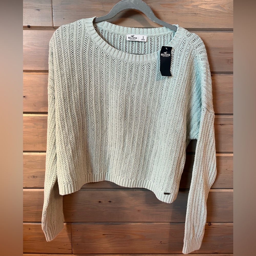 NEW WITH TAGS cropped blue Hollister sweater